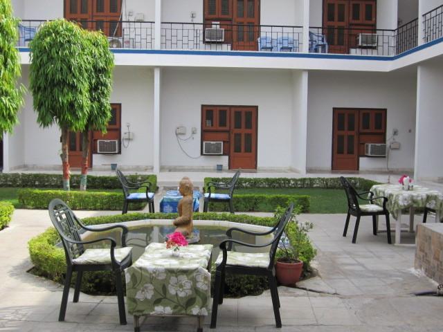 Hotel Surya Khajurāho Eksteriør bilde